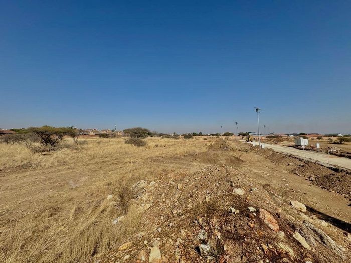Vacant Land Residential in Bendor for Sale: 4999m2, zoned for 22 units.