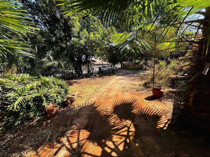 House for Sale in Mokopane Central: 4 beds, large land, development potential.