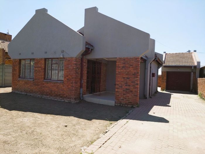 3-bedroom, 2-bathroom house in Seshego A, for sale with great potential.