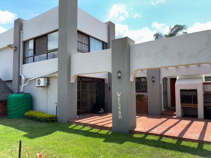 For Sale: Spacious 4-Bedroom House in Trim Park with Pool and Lapa.
