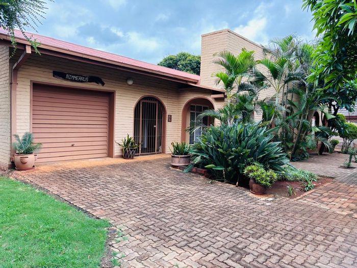Kameeldoringpark House For Sale: 4 Bedrooms, Flatlet, Garden, Secure Parking, Jojo Tank.