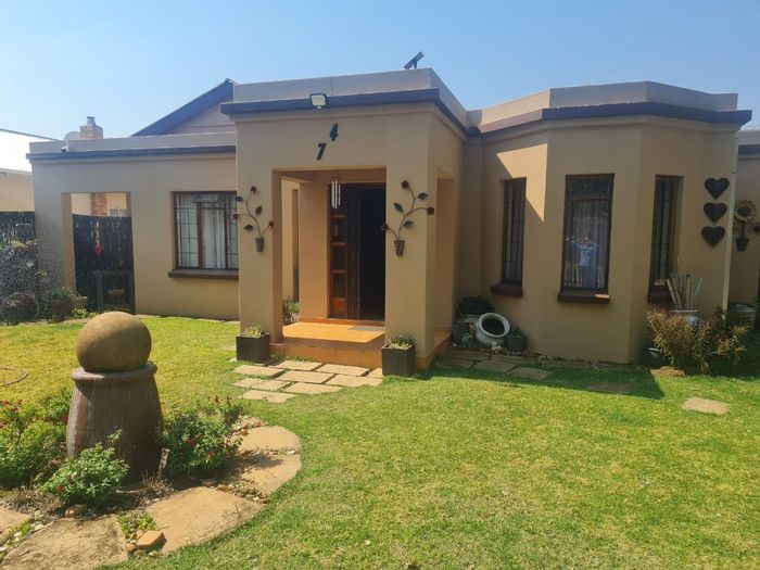Family home in Potchefstroom South for sale: 4 beds, pool, garden, office space.