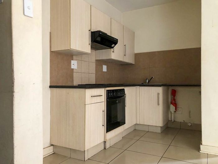 Die Bult Apartment For Sale: 1 Bedroom, open-plan living, covered parking available.