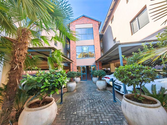 Die Bult Apartment For Sale: 1-bedroom, parking, efficient layout, great location.