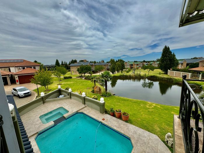 Tuscany Ridge House For Sale: 3 Bedrooms, Pool, Scenic Views, Wheelchair Lift.