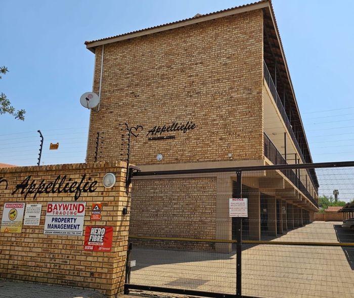 Die Bult Apartment For Sale: 1 Bed, secure parking, near university amenities.