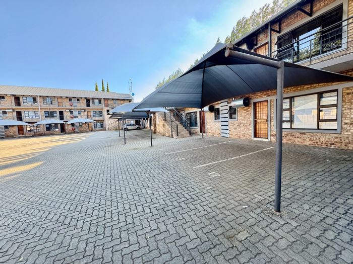 Die Bult Apartment For Sale: 3 Bedrooms, 400m to University, High ROI.