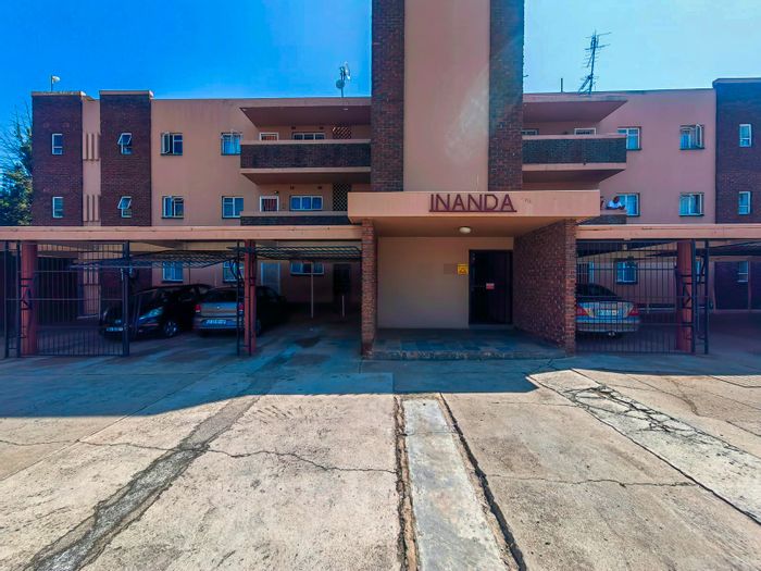 Baillie Park Apartment For Sale: 2 Bedrooms, Open Plan Living, Covered Parking.