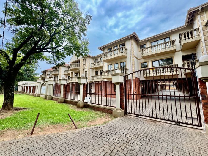 Die Bult Apartment For Sale: 1 Bedroom, balcony, secure complex, near NWU.