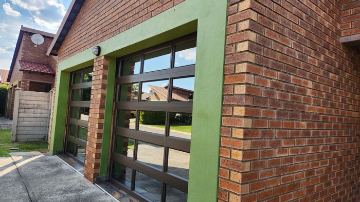 For Sale: House in Waterkloof East with 3 bedrooms, 24-hour security, and garages.