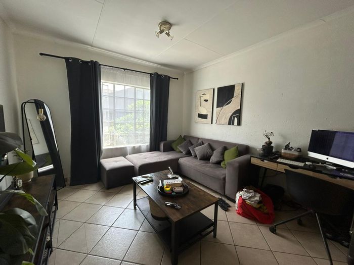 1-Bedroom Flat For Sale in Waterval East with Covered Parking and Convenient Amenities.