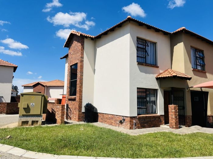 3-Bedroom Townhouse in Waterval East To Rent, with en-suite and spacious yard.