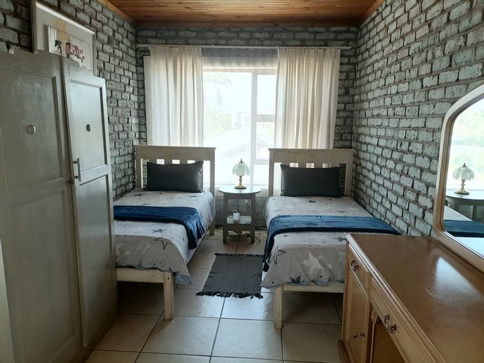 C Place Apartment To Rent: Furnished room, shared amenities, pool, and parking.