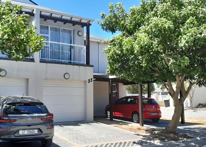 For Sale: 3-Bedroom Townhouse in Buh Rein Estate with braai room and community amenities.