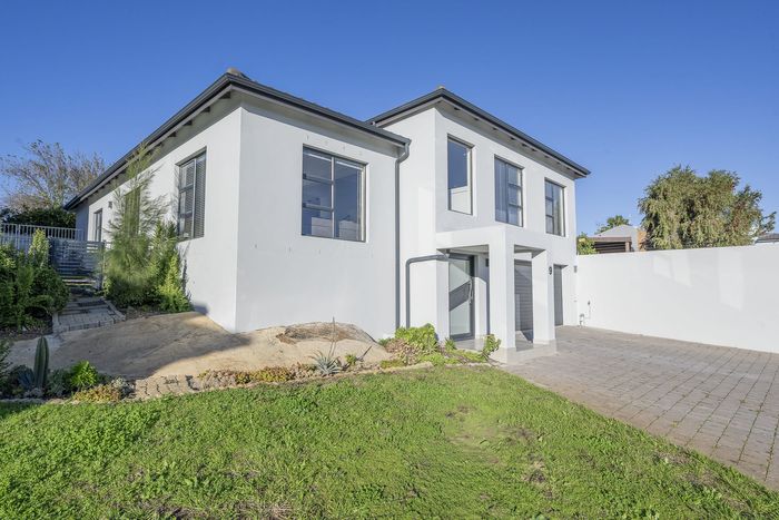 For Sale: House in Protea Heights with braai room, panoramic views, and double garage.