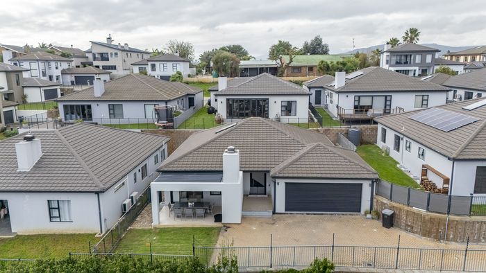 For Sale: House in Protea Heights with braai area, ample parking, and views.