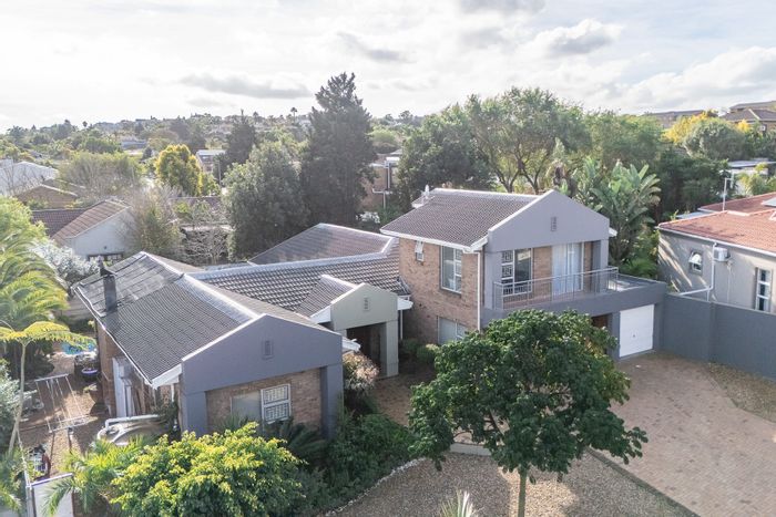 For Sale: Spacious 5-Bedroom House in Protea Heights with Pool and Flatlet.