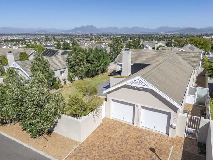 Pinehurst House For Sale: 4 Bedrooms, patio with braai, scullery, garage access.