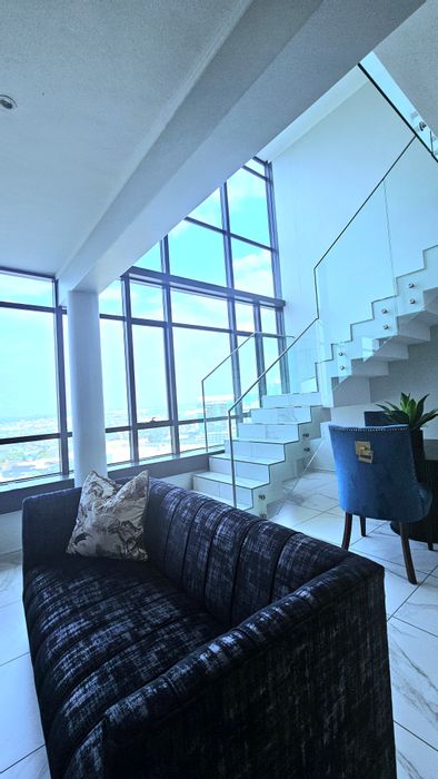 Penthouse for Sale in Morningside: 3 en-suite bedrooms, luxury amenities, city views.