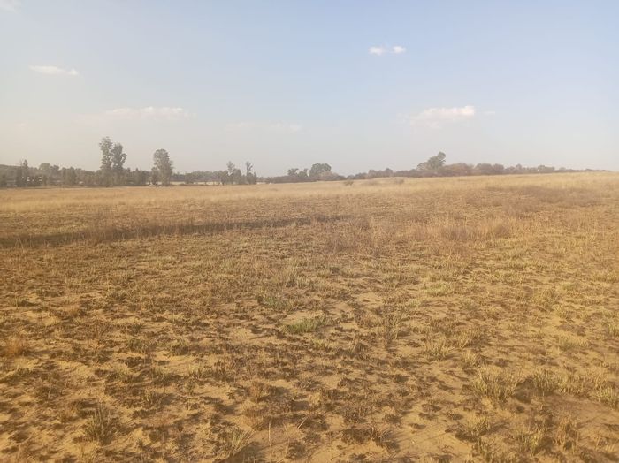Vaalpark For Sale: 2062sqm vacant land near schools and Vaal River amenities.