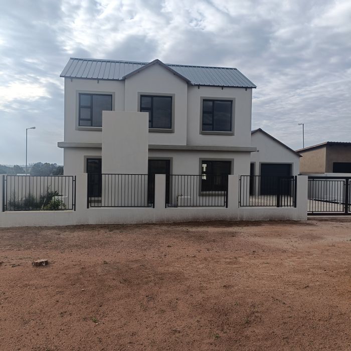 Rayton Central Townhouse For Sale: 3 beds, solar power, gated estate, 24/7 security.