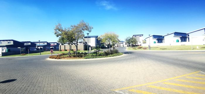 3-Bedroom Townhouse To Rent in Noordwyk with private garden and parking.