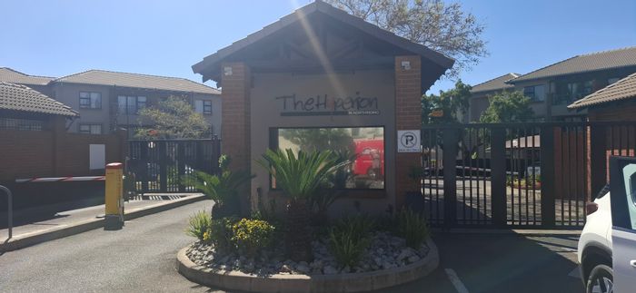 North Riding Apartment To Rent: 2 beds, en-suite, pool, security, near amenities.