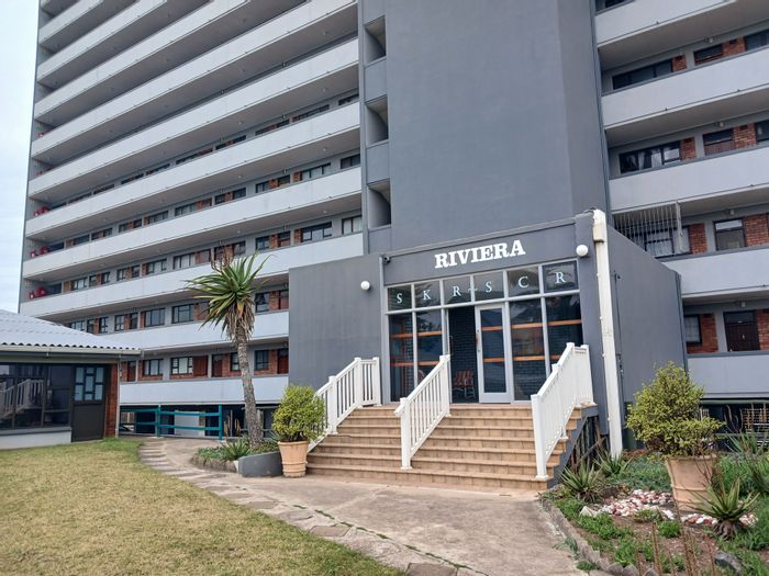 Beachfront Apartment in Sea Park For Sale: 2 Bedrooms, Direct Beach Access, Secure Parking.