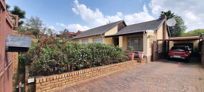 4-Bedroom House For Sale in The Hill with spacious layout and outdoor oasis.