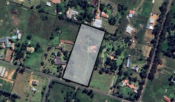 For Sale: House in Blignautsrus AH with 3 beds, 2 baths, and cottage.