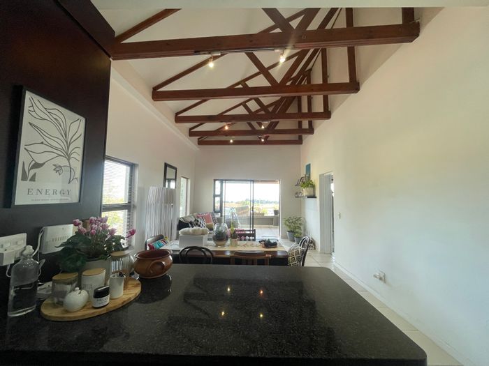 Bryanston Apartment To Rent: 2 beds, pool, security, balcony, close to amenities.