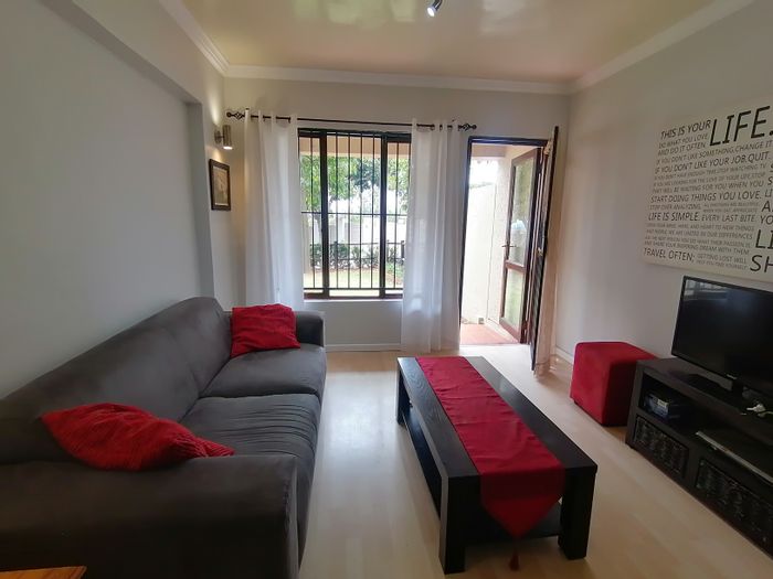 Riepen Park Apartment For Sale: 1-bedroom, private garden, secure parking, convenient location.