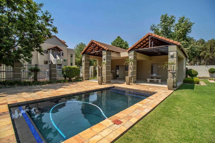 Broadacres Townhouse For Sale: Spacious unit with aircon, gas stove, and inverter.