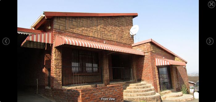 3 Bedroom House in Raisethorpe For Sale, near schools and shops, 2 lounges.