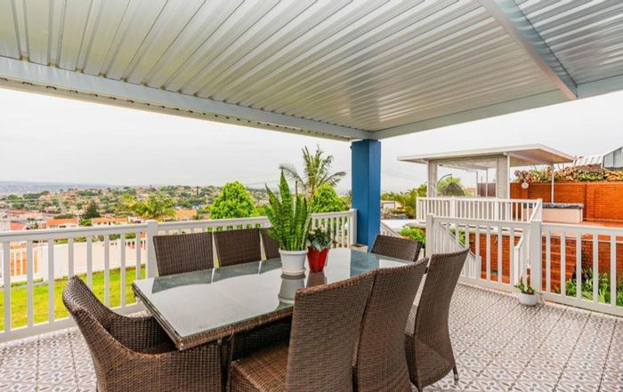 Ocean View House For Sale: 3 beds, granny flat, jacuzzi, eco-friendly features.