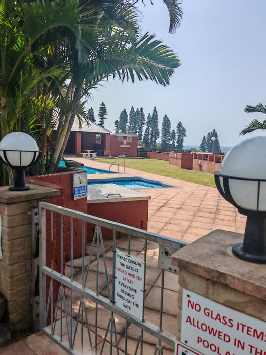 For Sale: Widenham Townhouse with 3 bedrooms, pool, garden, and beach proximity.