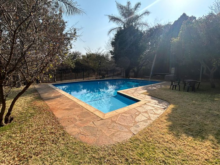 Meyerspark Townhouse For Sale: 2 beds, pool, kids' area, 24-hour security.