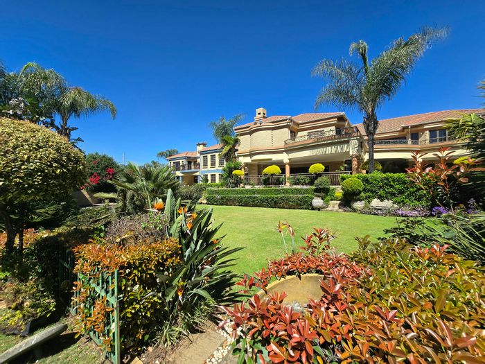 Aerorand House For Sale: Three residences, heated pool, entertainment pavilion, dual living.