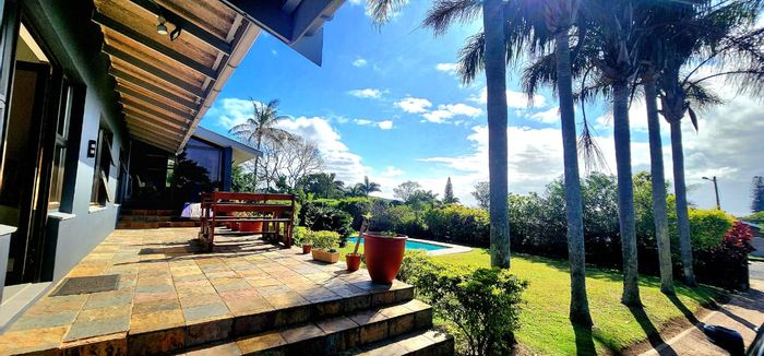 Pumula House For Sale: 5 bedrooms, pool, solar system, steps from beach.