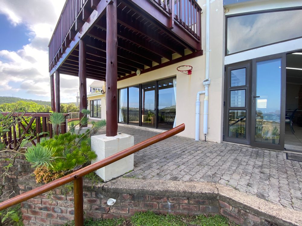 Door to entertainment area on right. Lounge doors on left