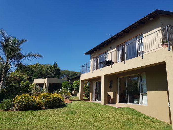 Fourways House For Sale: 4 beds, pool, entertainment spaces, secure location.