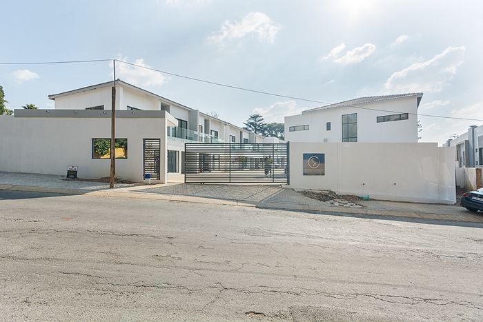 To Rent: 3-Bedroom Apartment with Inverter and Private Garden in Strathavon.