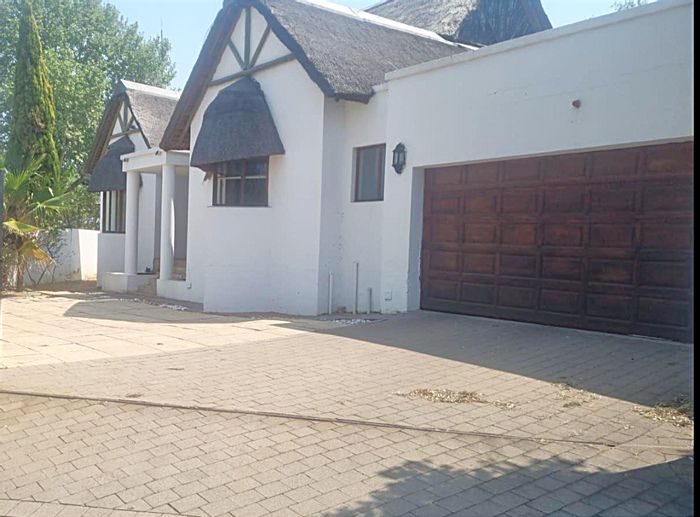 Witkoppen House For Sale: 2-bed home with pool, study, and 24-hour security.