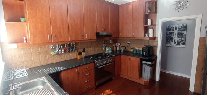 Bluff House For Sale: 3 bedrooms, income cottage, golf course views, ample parking.