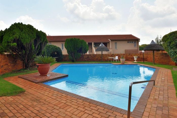 For Sale: Townhouse in Bedford Park with pool, library, and underfloor heating.