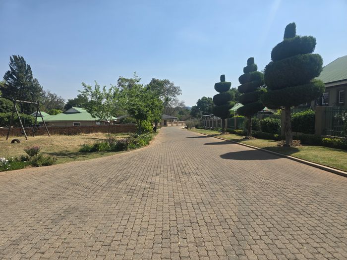 Vacant Land Residential For Sale in Cullinan Central, 1040 m² for your dream home.