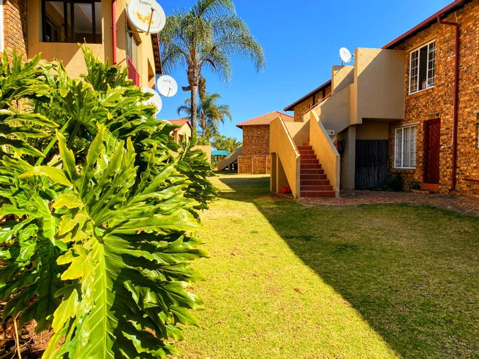 For Sale: Apartment in Moreleta Park with private garden, pool access, and security.