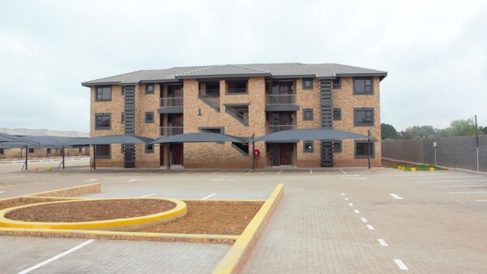 Cloverdene Apartment For Sale: 2 beds, security, parking, near amenities and N12.