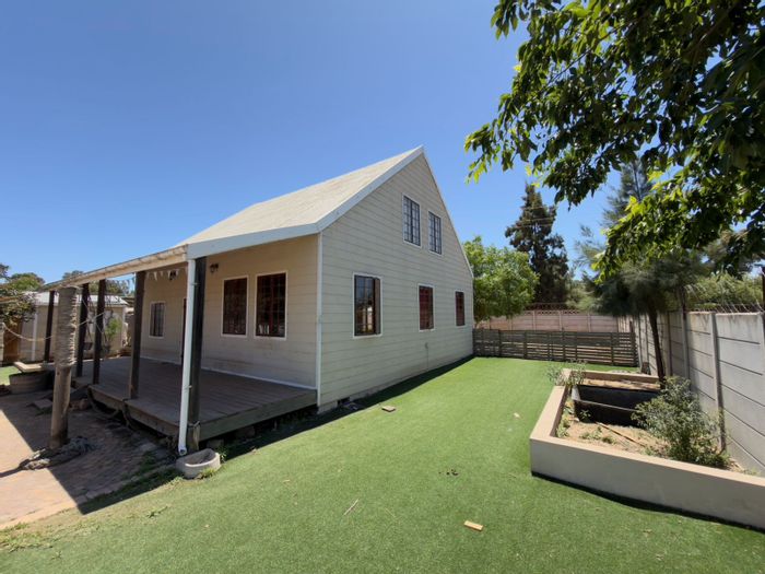 Kalbaskraal Small Holding For Sale: Timber home, pool, workshop, and spacious plot.