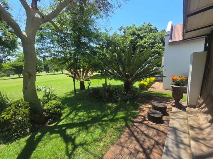 Townhouse For Sale in Cullinan Central: 3 beds, golf course views, secure estate living.